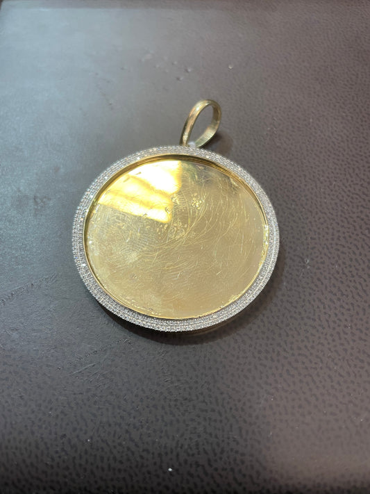 10kt Yellow Gold .60ct Circle Pendant